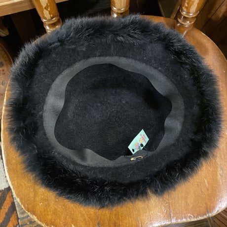 [USED] BLACK FUR HAT♡ 