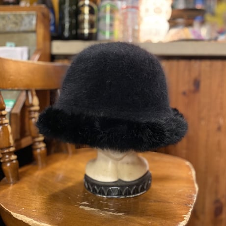 [USED] BLACK FUR HAT♡ 