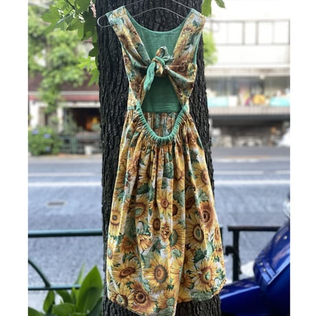 ［USED］背中が可愛い♡ひまわりワンピ