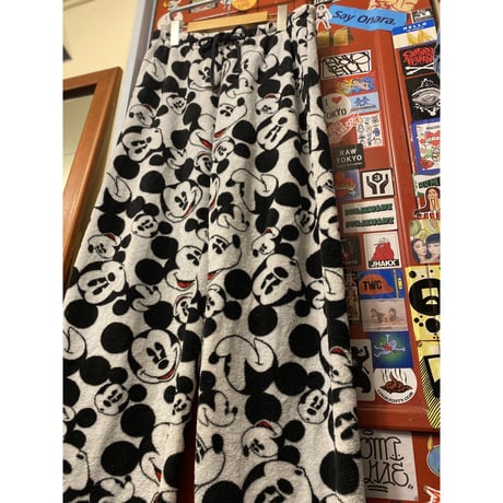 [USED] ミッキー総柄フリースパンツ