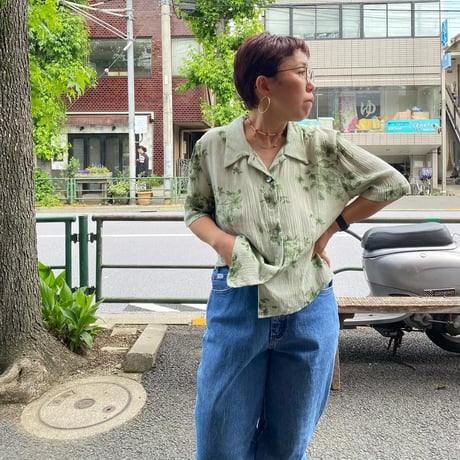 [USED] 花柄 後ろ開き♡ レーヨンシャツ