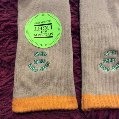 [MY LOADS ARE LIGHT] NEVER NEVER SOX