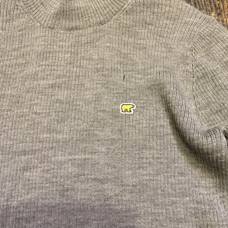 [USED] ワンポイントが可愛い！Golden Bear 刺繍リブニット