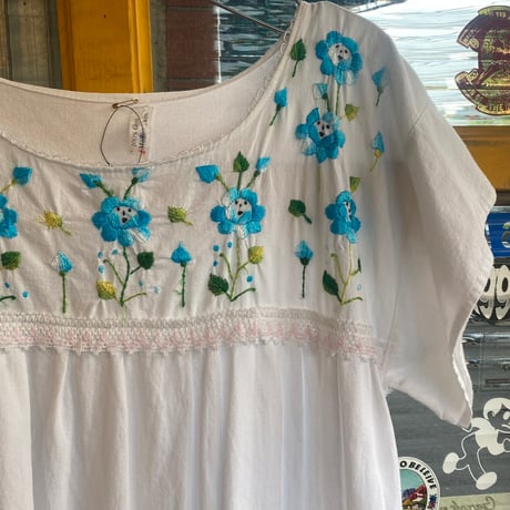 [USED] お顔のお花💠メキシカン刺繍ワンピース