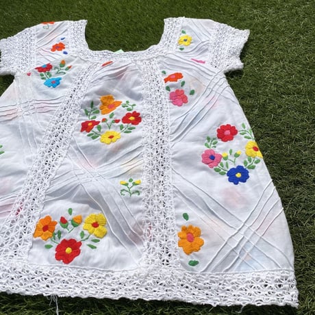 [USED] 花柄刺繍のTOPS