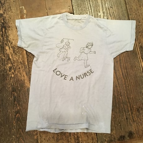 [USED] "LOVE A NURSE"  TEE