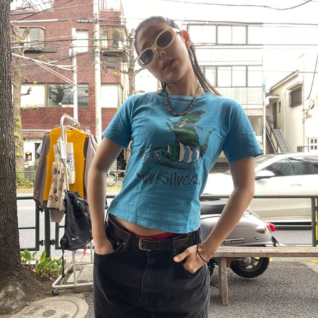 [USED] Quick silver ピチ ダイナソー Tee kids size🦖🩵