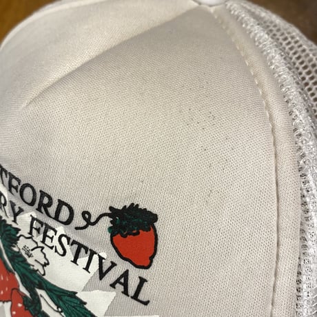 [USED] STRAWBERRY SNAP BACK CAP🍓