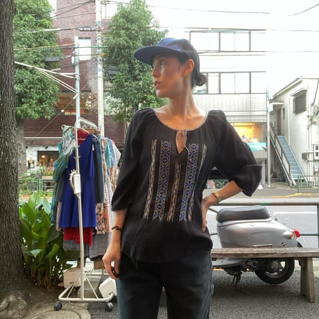 [USED] BLACKクロシェットTOPS