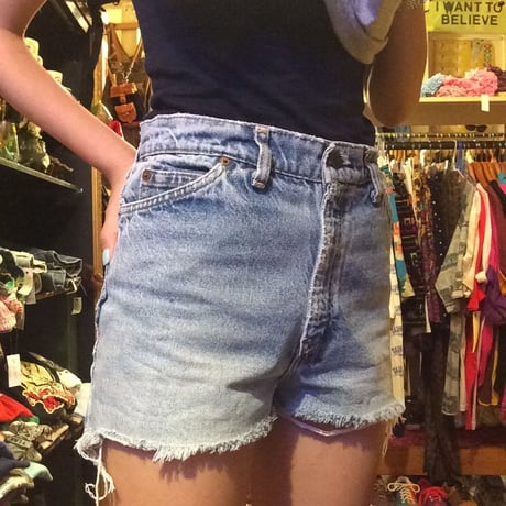 [USED] Levis DENIM shorts