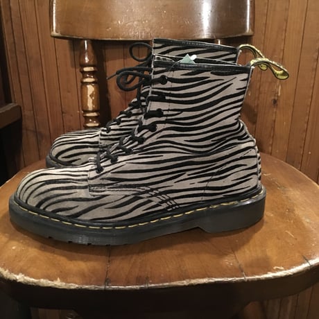 [USED] Dr.Martens 8HOLE - ゼブラ SUEDE