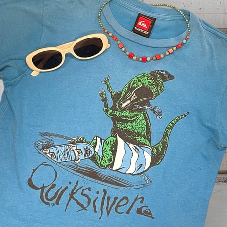 [USED] Quick silver ピチ ダイナソー Tee kids size🦖🩵