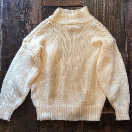 [USED] たまご色 ゆるっとニット