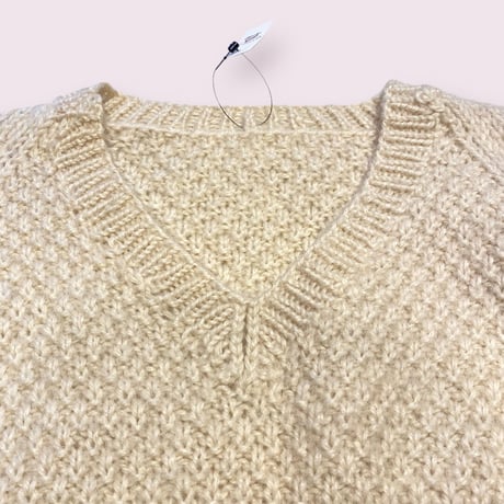 [USED] ホワイト♡ Vネックニット