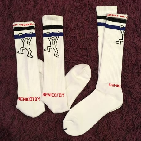 [BENICOTOY] LINE HIGH-SOCKS