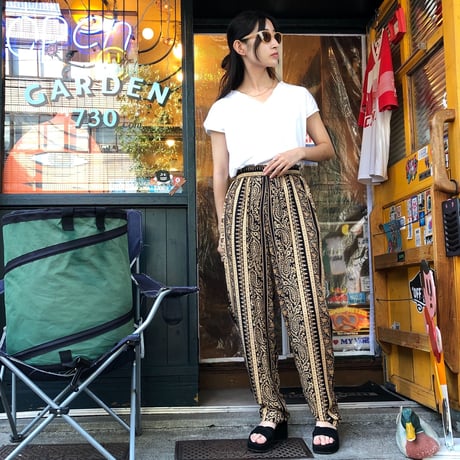 [USED] ボタンデザインVネックTOPS