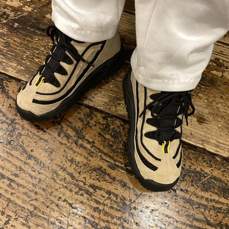 [USED] "asics" 厚底スニーカー(23cm)