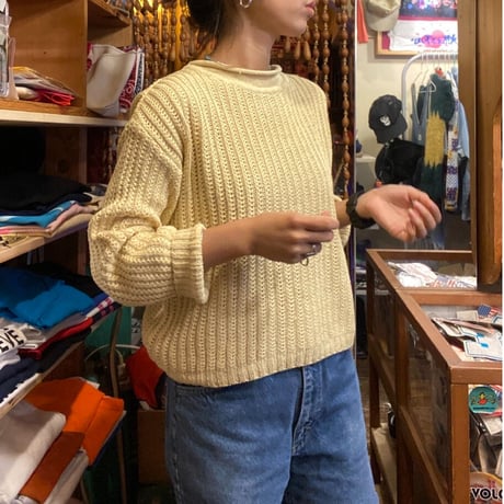 [USED]  短めたまご色ニット
