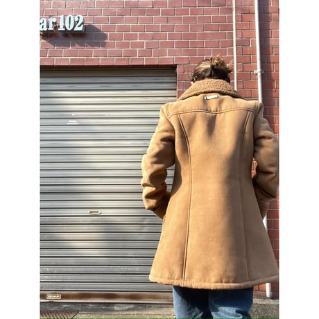 [USED] "DKNY jeans" fake ムートン