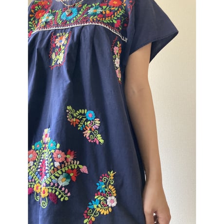 [USED] ネイビーの刺繍チュニック