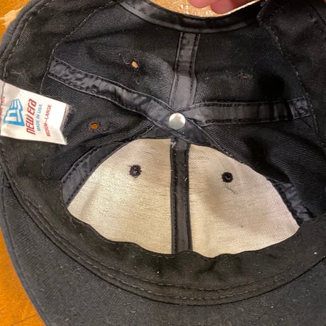 [USED] "NEW ERA" ツバの短い6パネルCAP