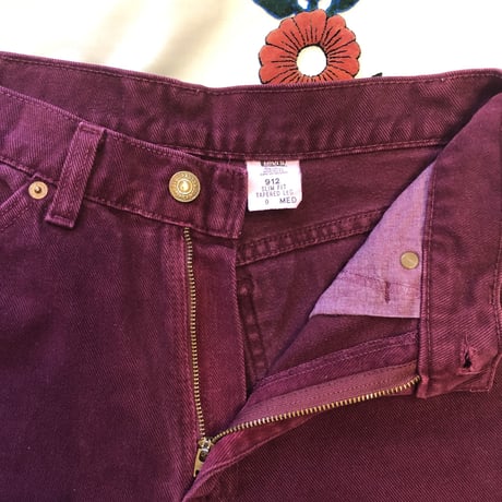 [USED]  Levis  カラーPANTS "SLIM" made in USA.