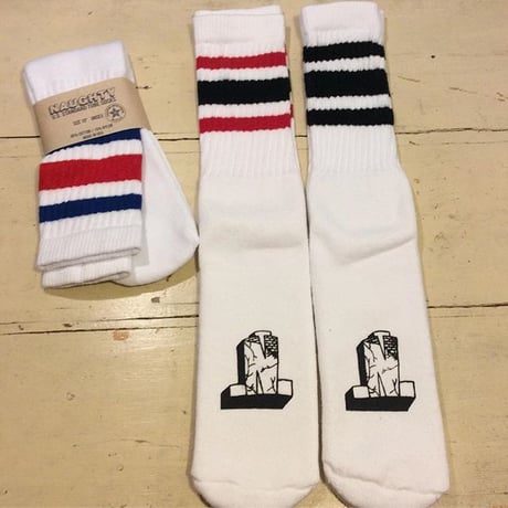 [Naughty] ロゴ入り STRIPED TUBE SOCKS