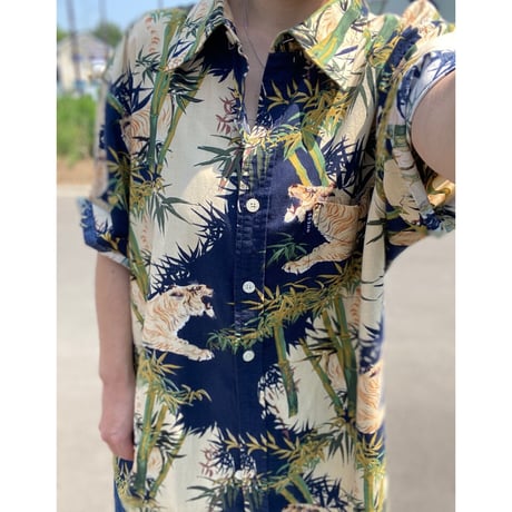 [USED] GUESS 虎柄プリントSHIRTS  🐅