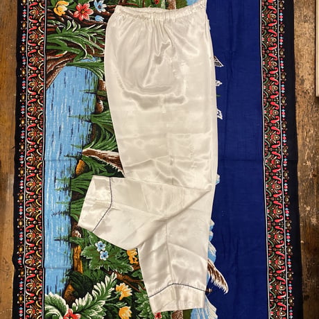 [USED] WHITE サテンPANTS！