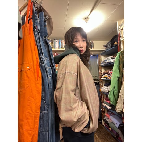 [USED] ネスレ ナイロン Vネックプルオーバー