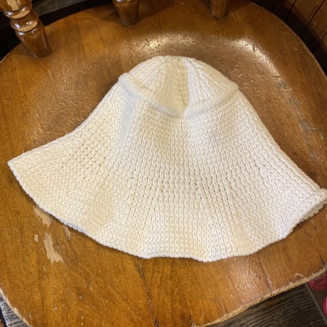 [USED] WHITE KNIT HAT♡