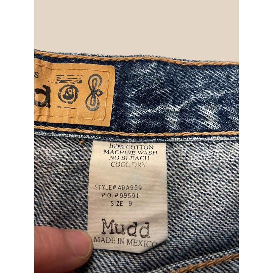 6853b6438c0c27c80b3698bd