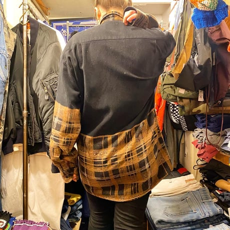 [USED] goodデザインshirts！made in TURKEY