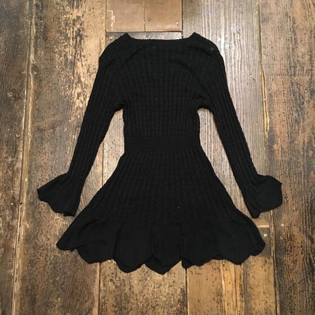 [USED] ひらひら〜素敵なニットワンピース