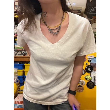 [USED] Hanes 白 Vneck tee🤍