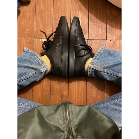 [USED] "adidas" ALL BLACK SNEAKER
