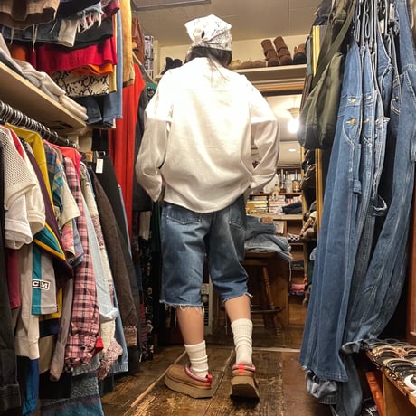 [USED] Levi's 膝下丈のデニムショーツ