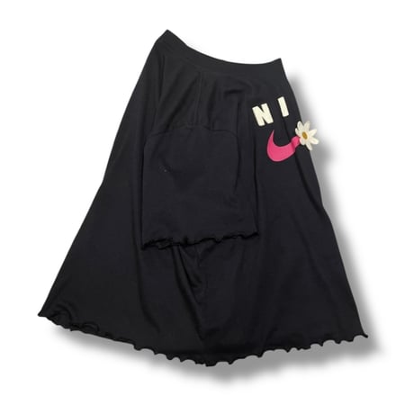 [USED]NIKE 🌼ヒラヒラ SHORT丈  tee