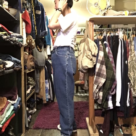 [USED] Levis 550 RELAXED FIT TAPERED LEG