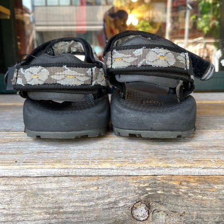 [USED] TEVA サンダル（25cm）