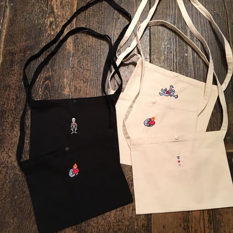 [BENICOTOY] 刺繍 サコッシュ