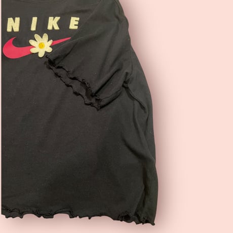 [USED]NIKE 🌼ヒラヒラ SHORT丈  tee