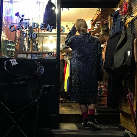 [USED] 花と夜空色のすてきなベロアワンピース