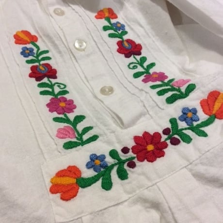[USED] 刺繍のプルオーバーシャツ