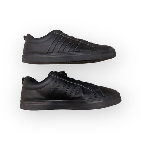 [USED] "adidas" ALL BLACK SNEAKER