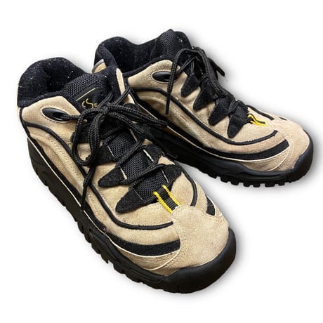 [USED] "asics" 厚底スニーカー(23cm)