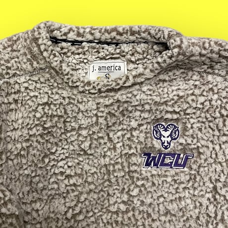 [USED] WCU クロップド丈 モコモコ カレッジ　トップス
