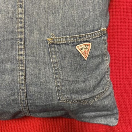 [USED] vintage GUESS クッション
