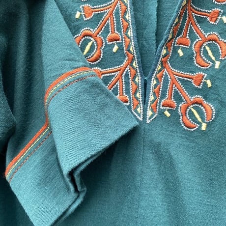 [USED] 刺繍ワンピース