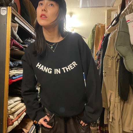 [USED]"HANG IN THERE" good message sweat 🖤
